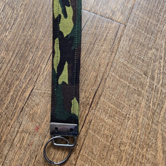 Crafty & Posh Camo Army Handmade Key Wristlet - Picture 3 of 3